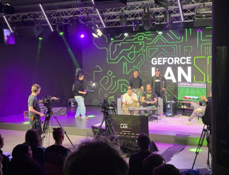 Nombre:  geforecestream.jpg
Visitas: 28
Tamaño: 90.6 KB