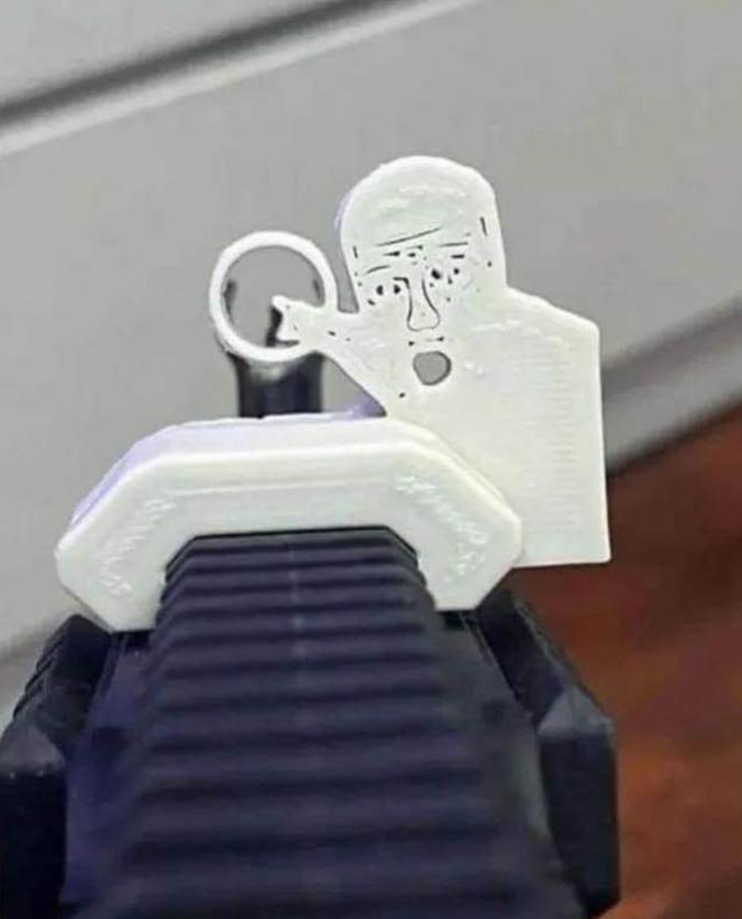 Nom : G7K6xy8XQAAsnKn.jpg
Affichages : 17
Taille : 34,2 Ko