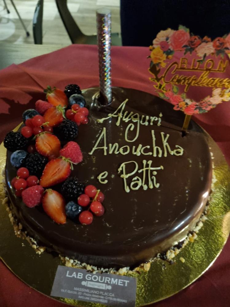 Nombre:  CakePaty.jpg
Visitas: 136
Tamaño: 87.5 KB